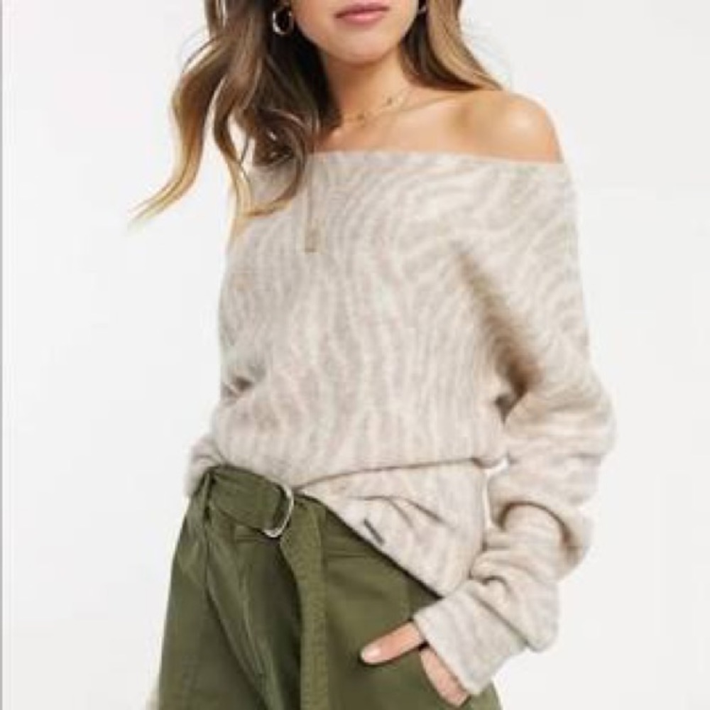 abercrombie & fitch tan zebra print sweater